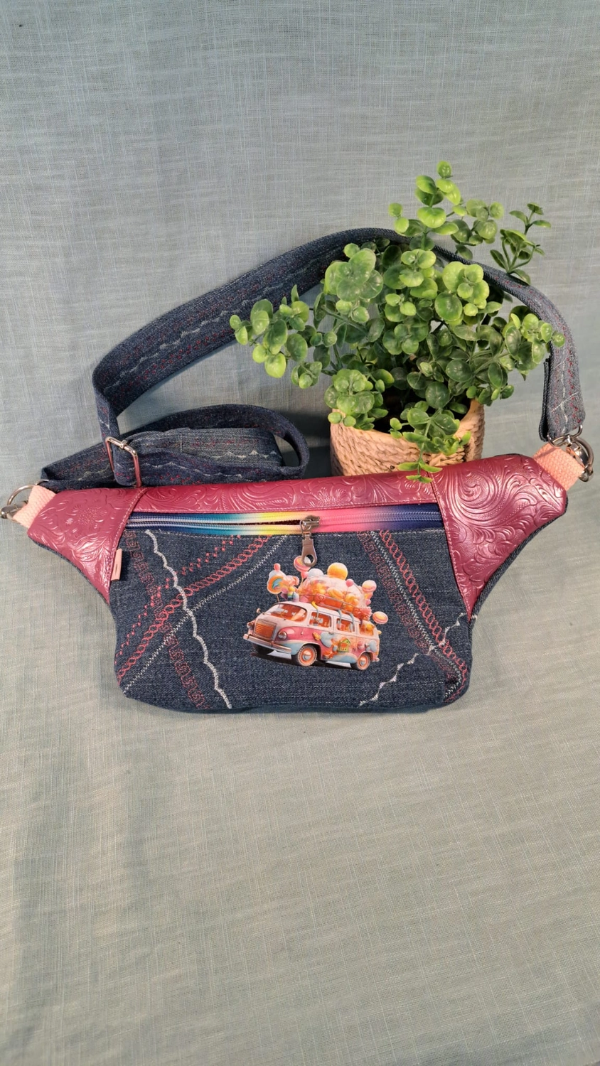 ta.tz creativ, Wohnmobil auf eine Tasche gestickt