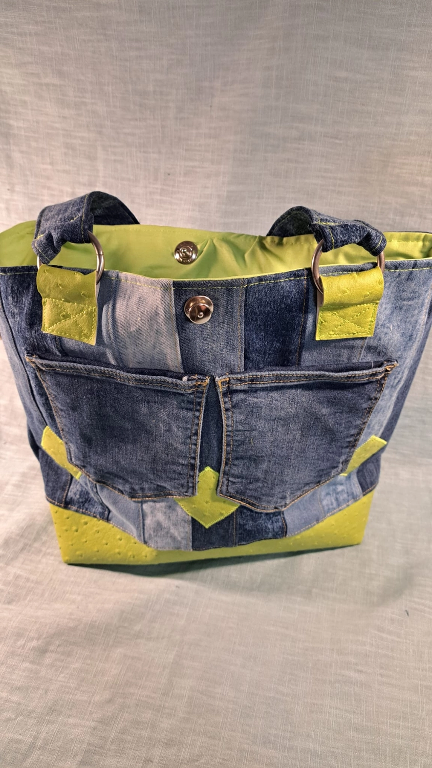 ta.tz creativ, Wohnmobil auf eine Tasche gestickt