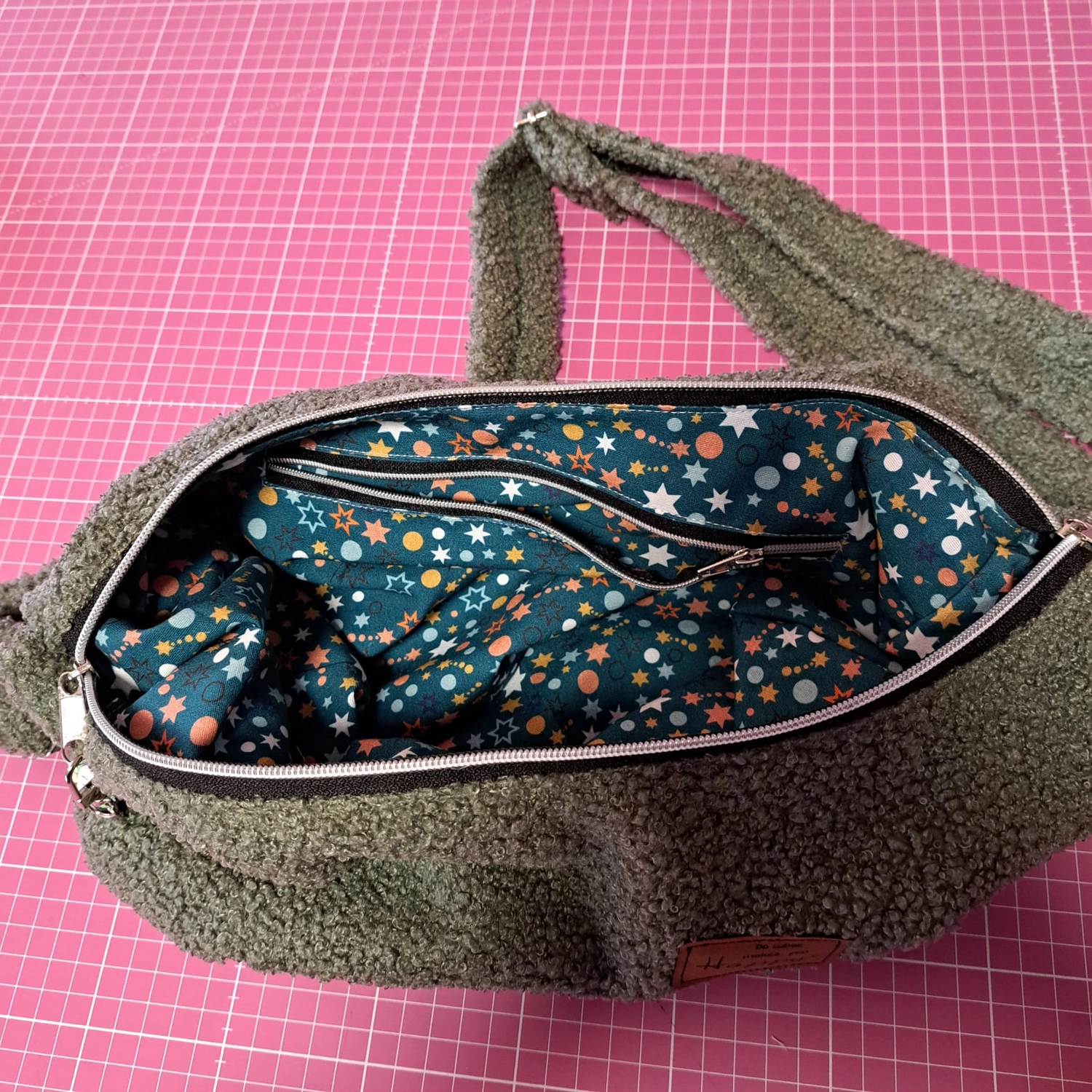 ta.tz creativ, Wohnmobil auf eine Tasche gestickt