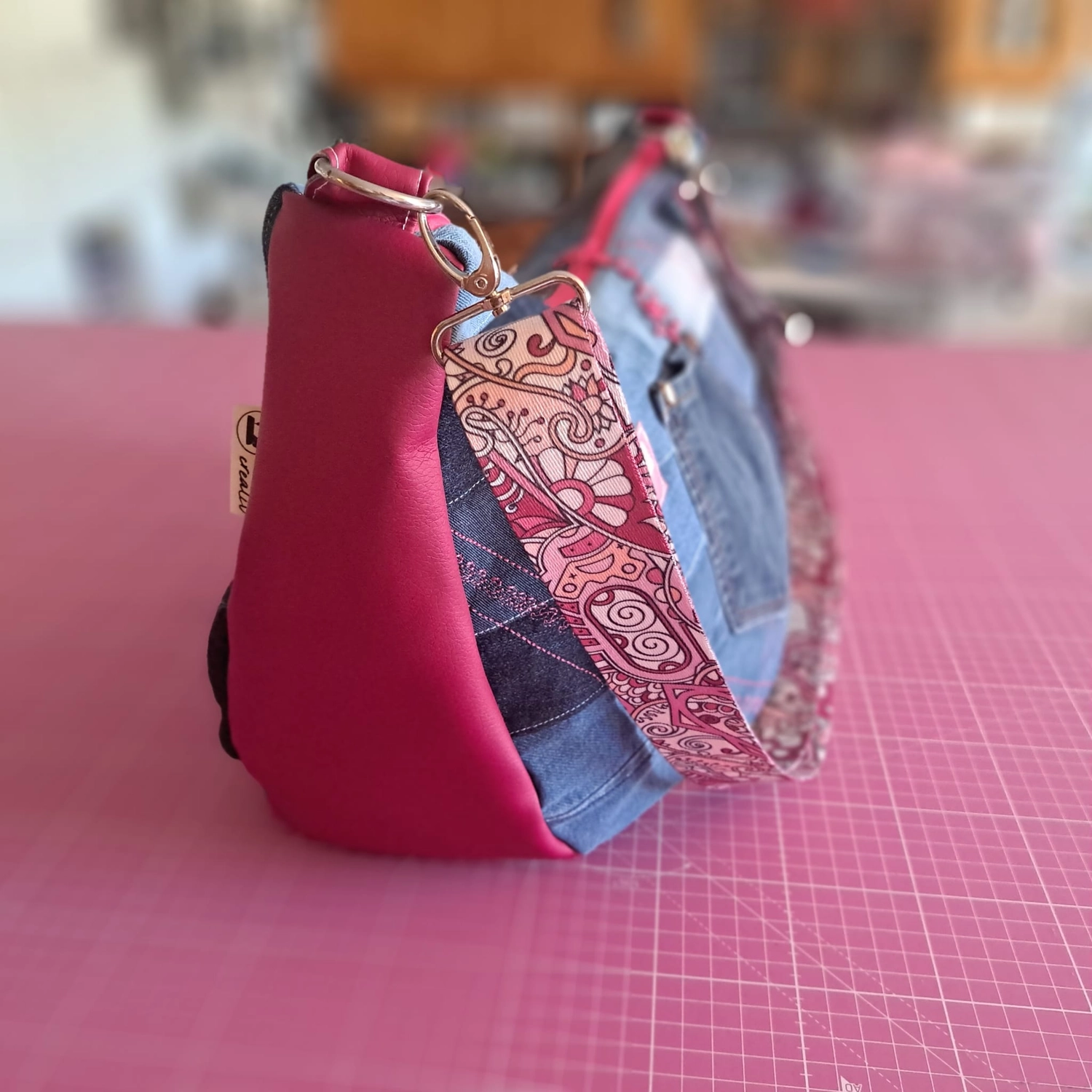 ta.tz creativ, Wohnmobil auf eine Tasche gestickt